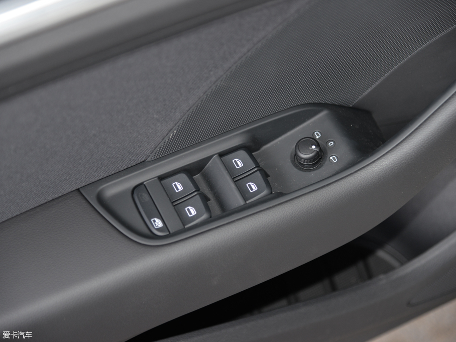 2015WA3 Limousine 35 TFSI 300foI