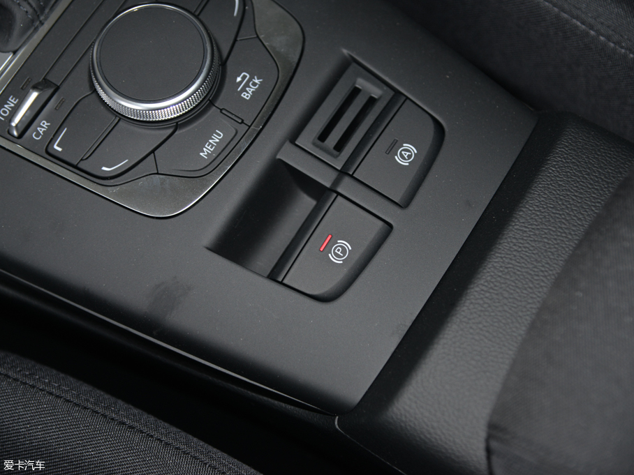 2015?yun)WA3 Limousine 35 TFSI 300f(wn)o(j)I(lng)