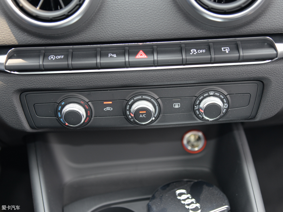 2015WA3 Limousine 35 TFSI 300foI