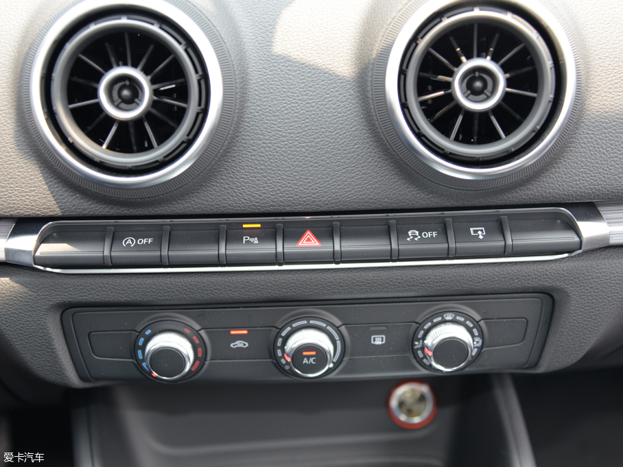 2015WA3 Limousine 35 TFSI 300foI