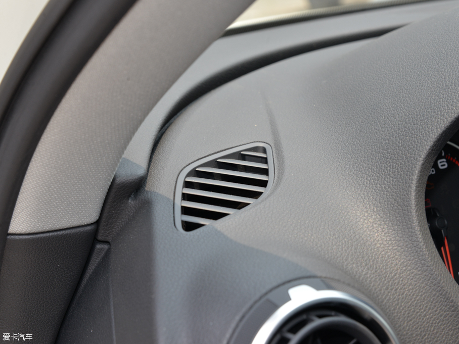 2015WA3 Limousine 35 TFSI 300foI