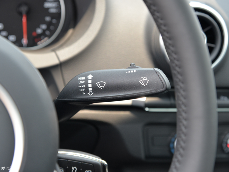 2015WA3 Limousine 35 TFSI 300foI