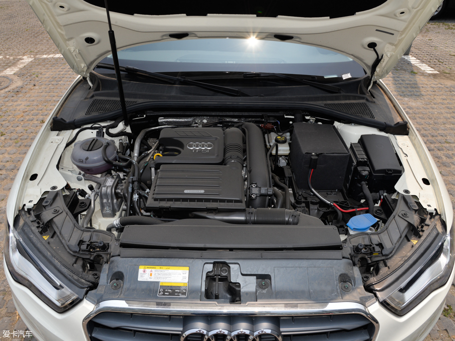 2015WA3 Limousine 35 TFSI 300foI