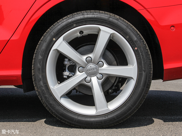 一汽-大眾奧迪2015款奧迪A3三廂