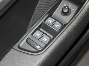 201535 TFSI 300fo {܇ƅ^	