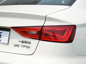 201535 TFSI 300foI ^