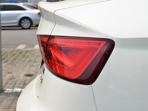 201535 TFSI 300foI ^