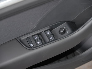 201535 TFSI 300foI {܇ƅ^	