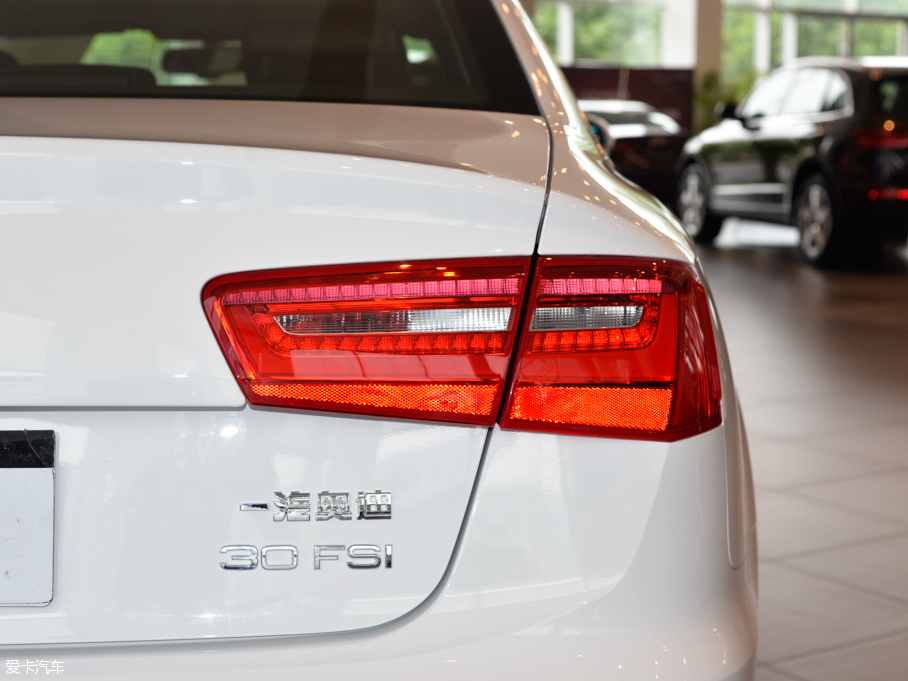 2015WA6L 30 FSI 300fo