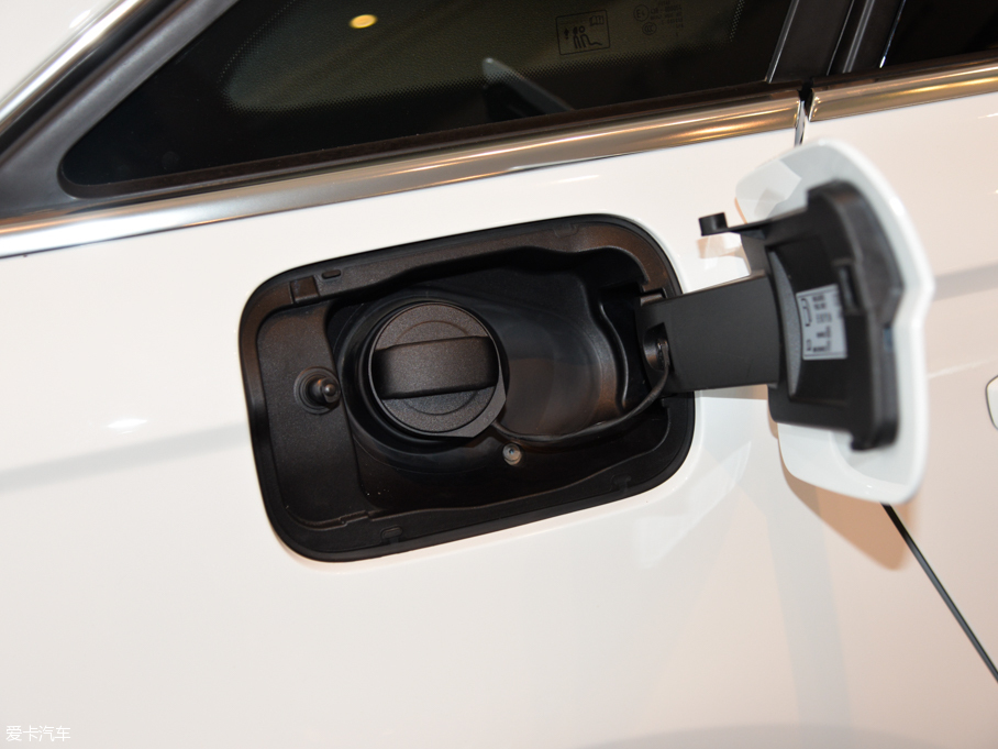 2015WA6L 30 FSI 300fo