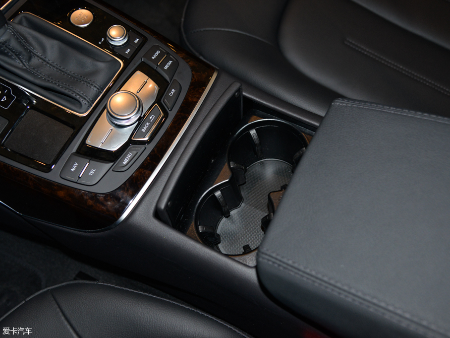 2015WA6L 30 FSI 300fo