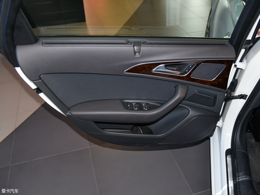 2015WA6L 30 FSI 300fo(j)