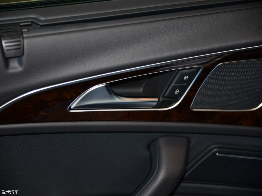 2015WA6L 30 FSI 300fo