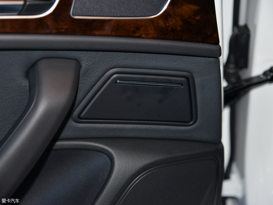 2015WA6L 30 FSI 300fo