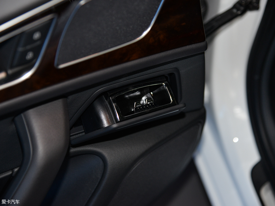 2015WA6L 30 FSI 300fo