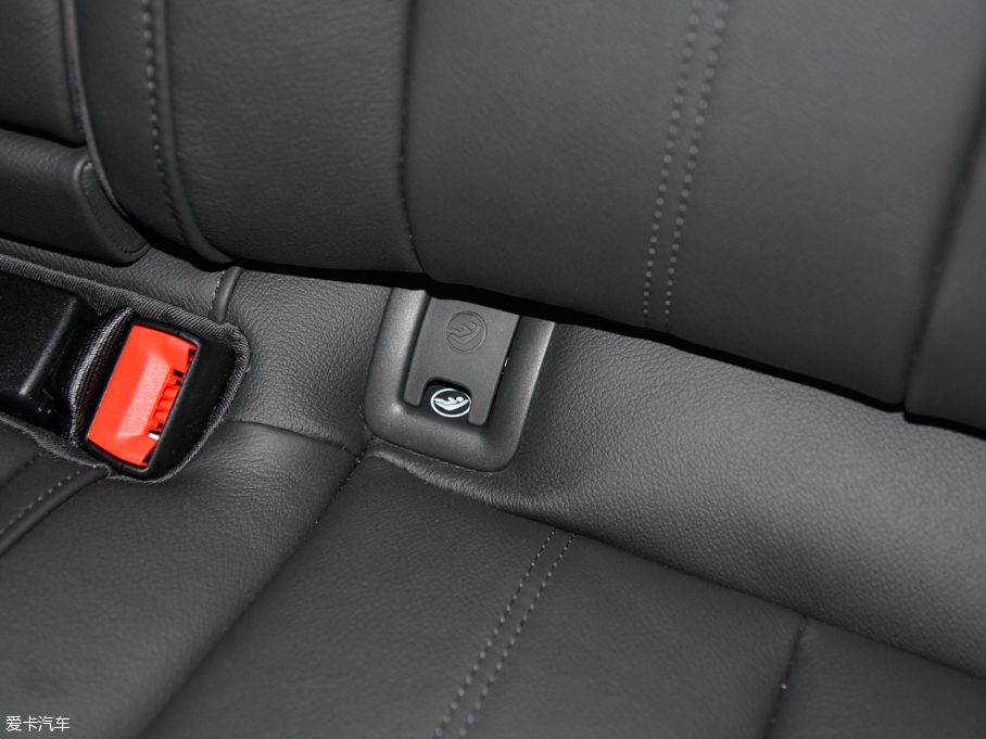 2015WA6L 30 FSI 300fo