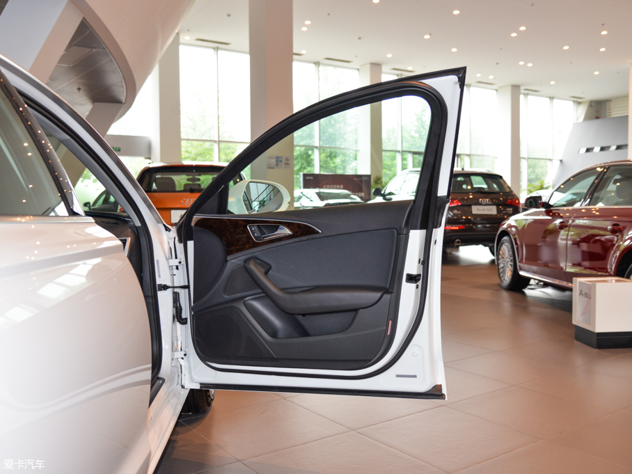 2015WA6L 30 FSI 300fo