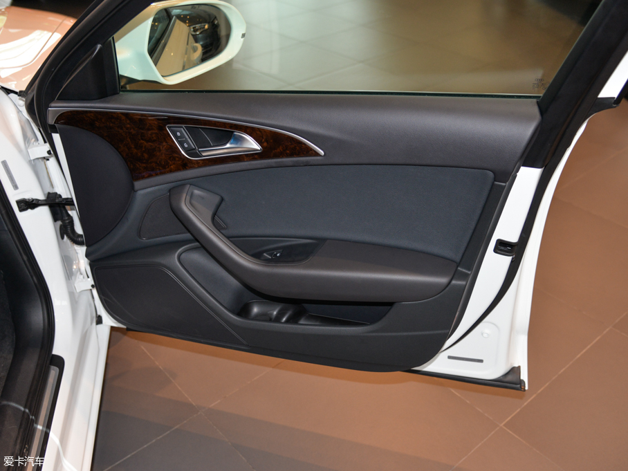 2015WA6L 30 FSI 300fo