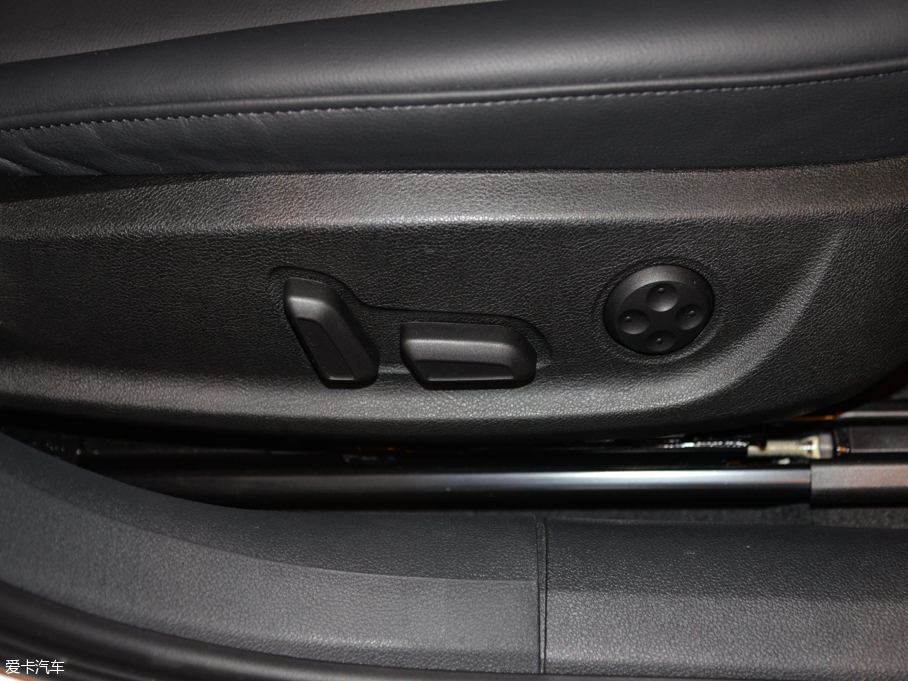 2015WA6L 30 FSI 300fo