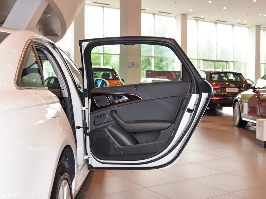 2015WA6L 30 FSI 300fo