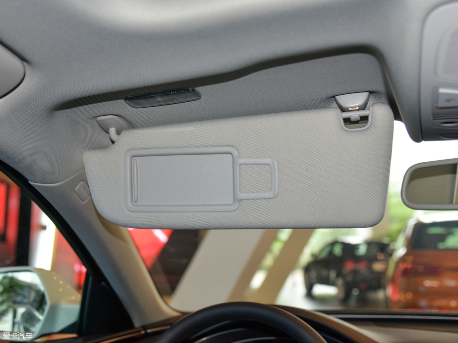 2015WA6L 30 FSI 300fo