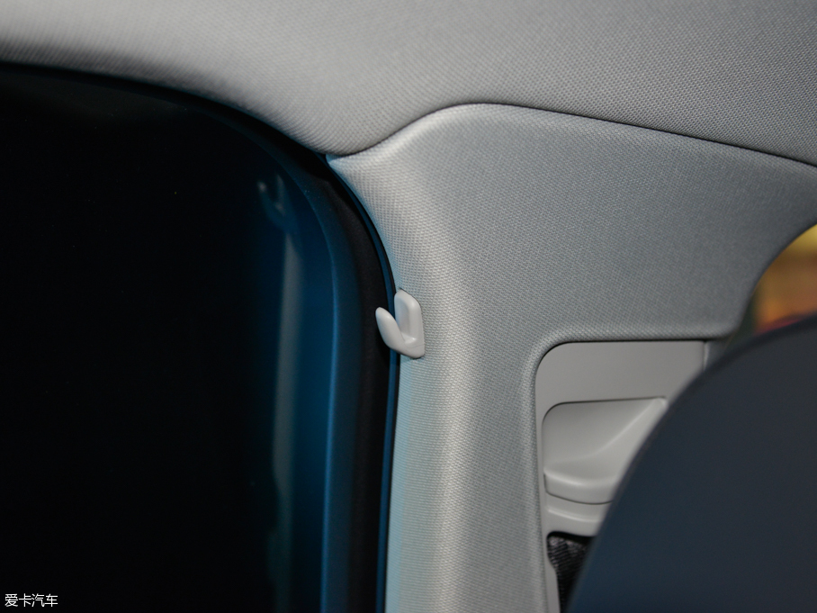 2015WA6L 30 FSI 300fo