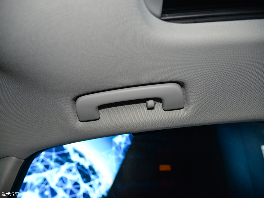 2015?yun)WA6L 30 FSI 300f(wn)o(j)