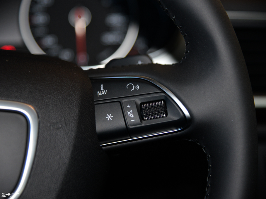 2015WA6L 30 FSI 300fo