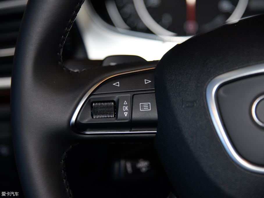 2015?yun)WA6L 30 FSI 300f(wn)o(j)