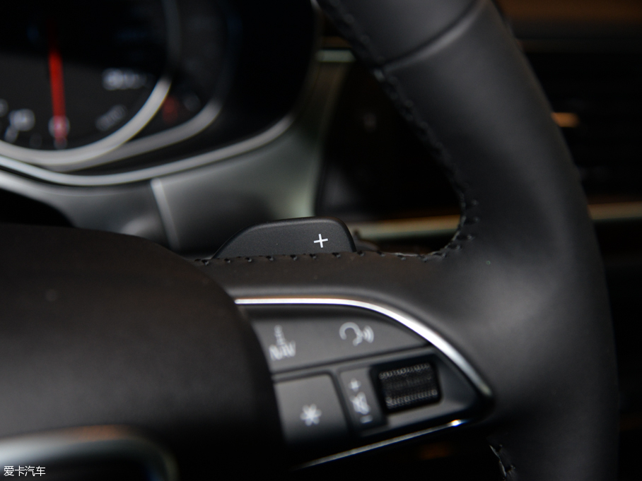 2015WA6L 30 FSI 300fo