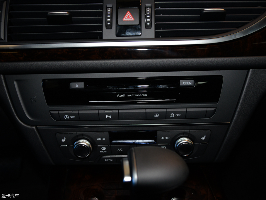 2015WA6L 30 FSI 300fo