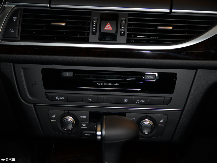 2015WA6L 30 FSI 300fo