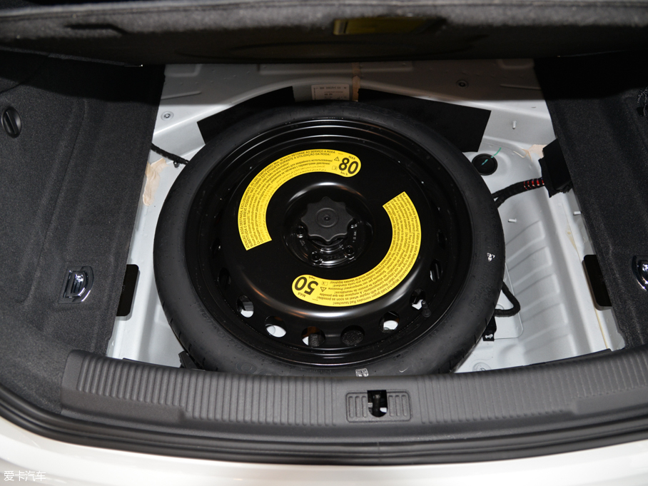 2015WA6L 30 FSI 300fo