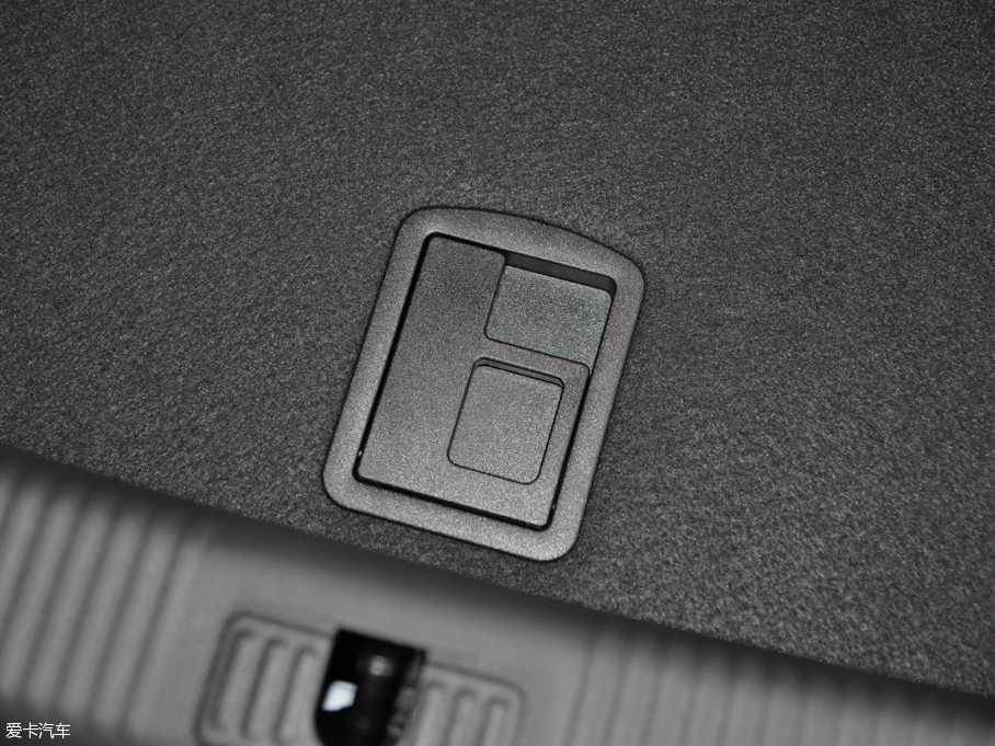 2015WA6L 30 FSI 300fo