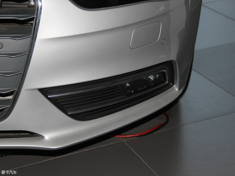 2016WA4L 35 TFSI ԄӼg