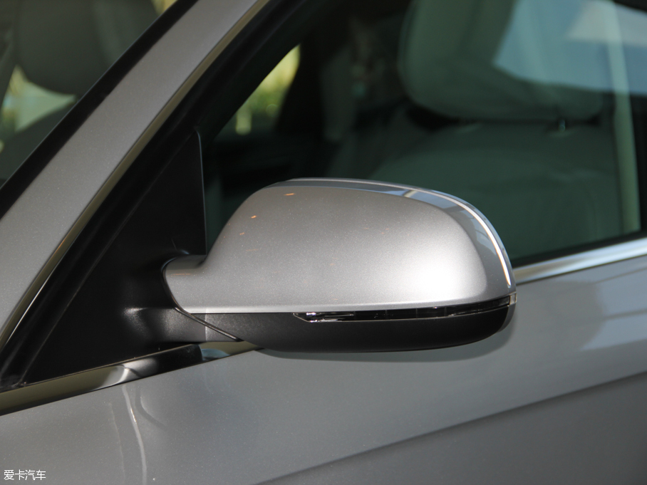 2016WA4L 35 TFSI ԄӼg