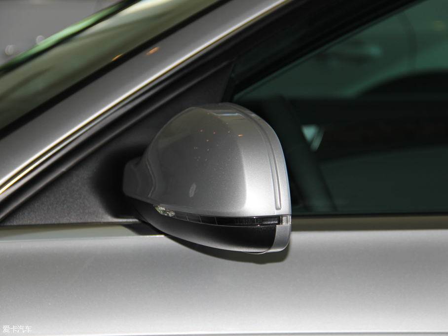 2016WA4L 35 TFSI ԄӼg