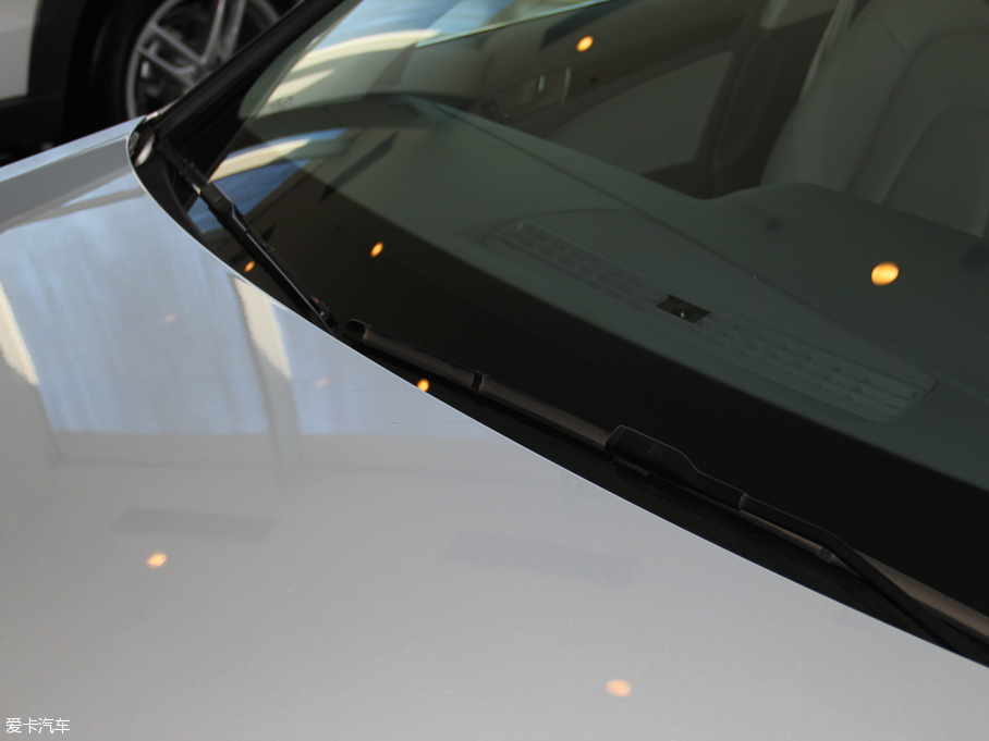 2016WA4L 35 TFSI ԄӼg