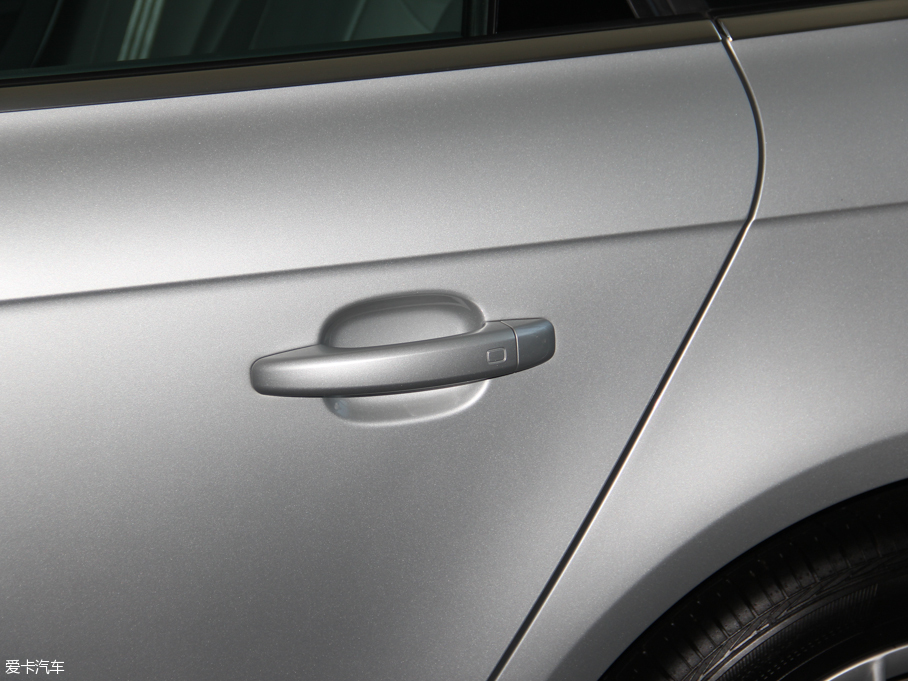 2016WA4L 35 TFSI ԄӼg