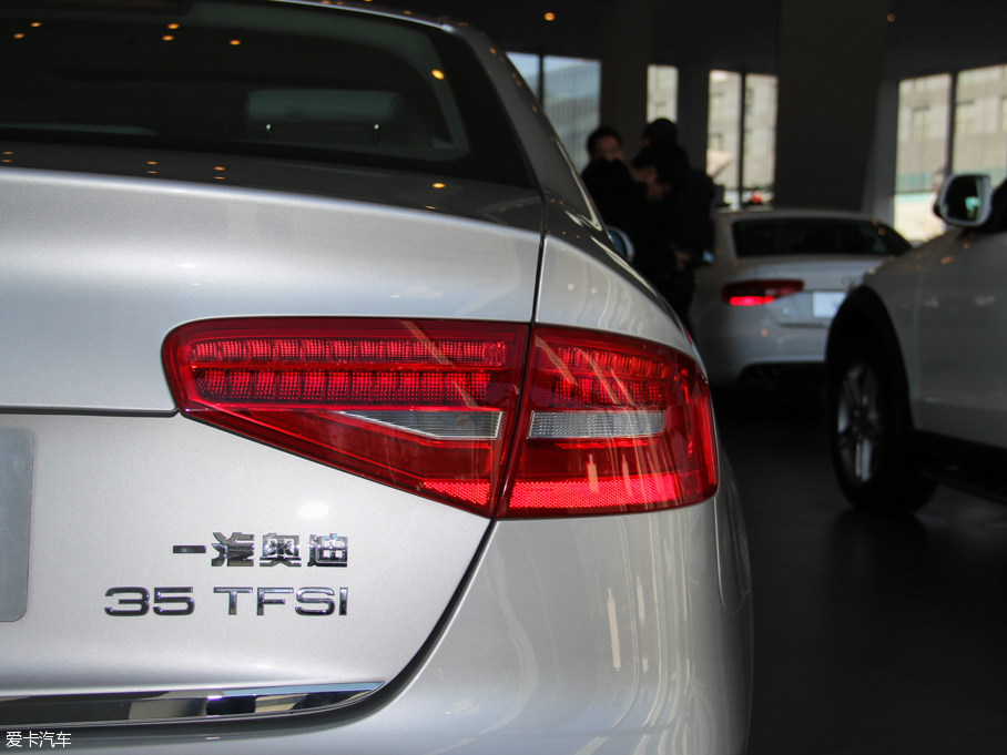 2016WA4L 35 TFSI ԄӼg