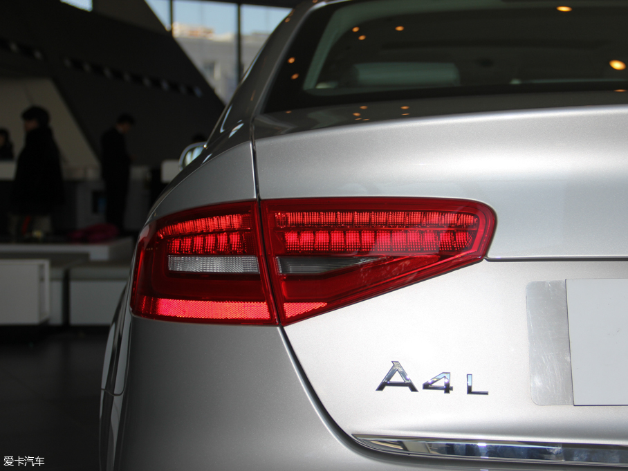 2016WA4L 35 TFSI ԄӼg