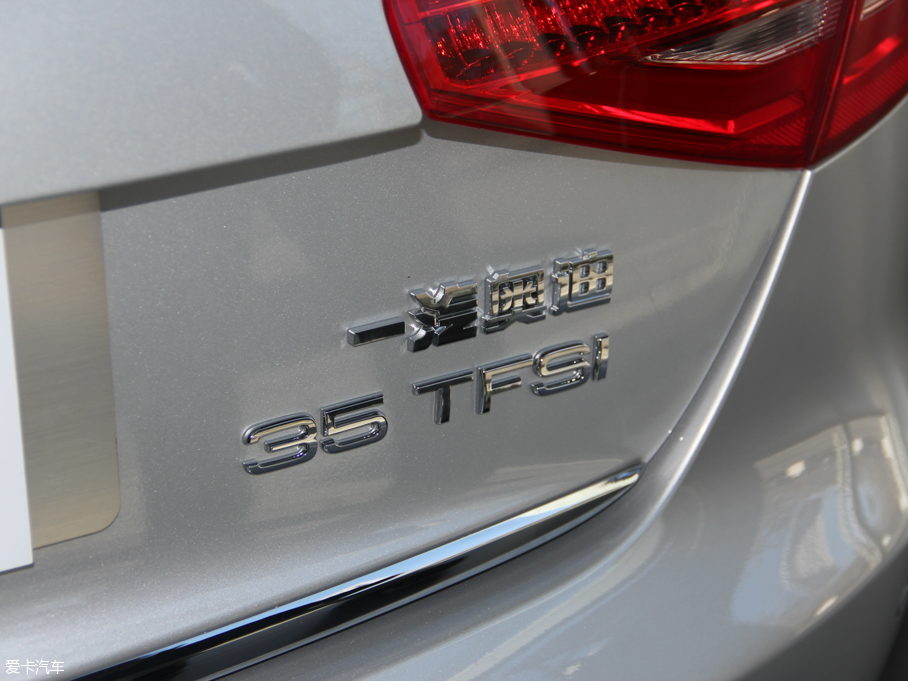 2016WA4L 35 TFSI ԄӼg