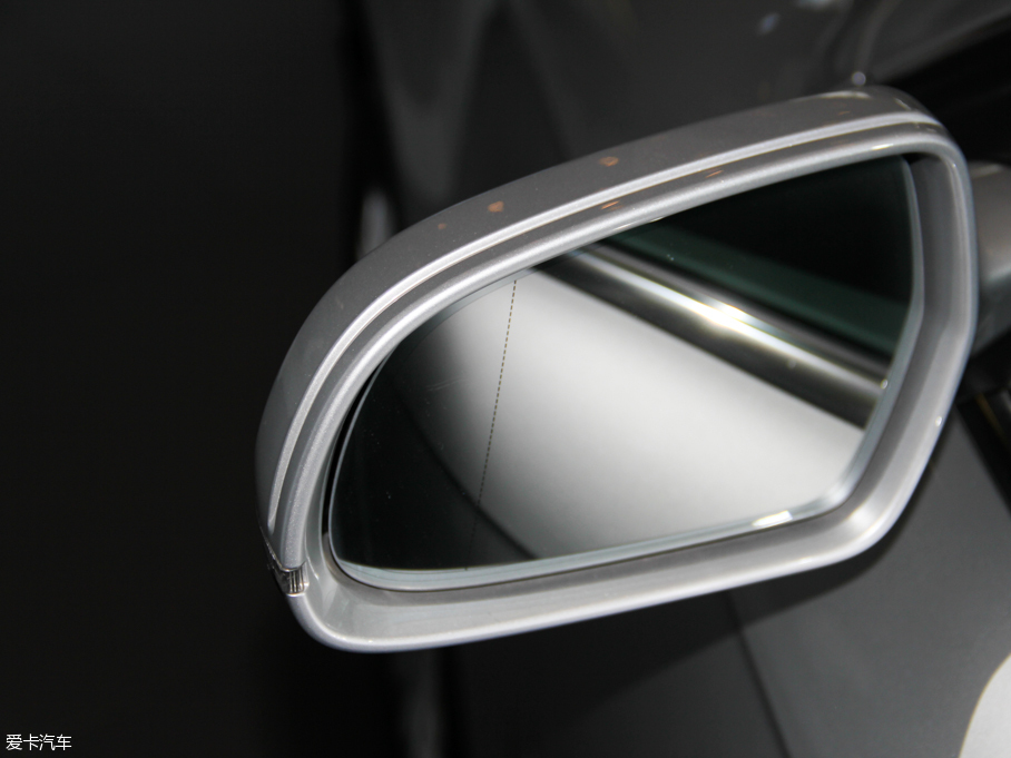 2016WA4L 35 TFSI ԄӼg