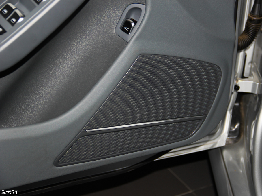 2016WA4L 35 TFSI ԄӼg