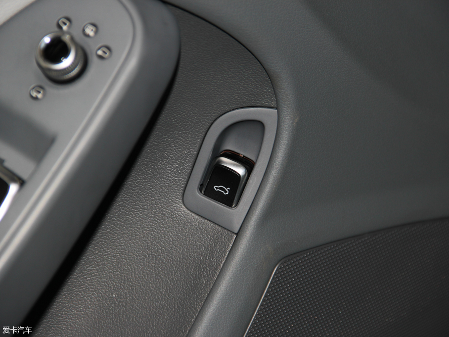 2016WA4L 35 TFSI ԄӼg