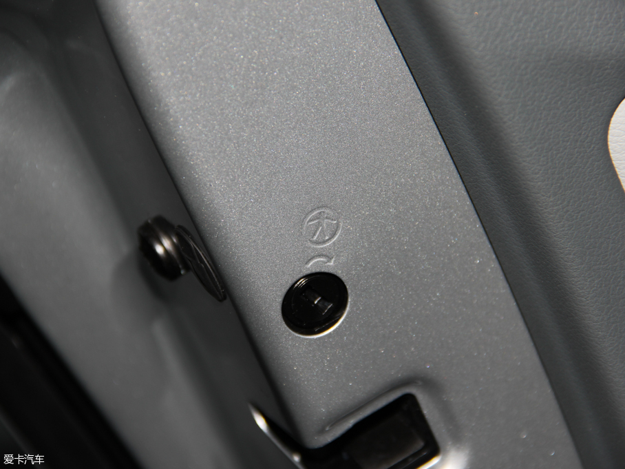 2016WA4L 35 TFSI ԄӼg