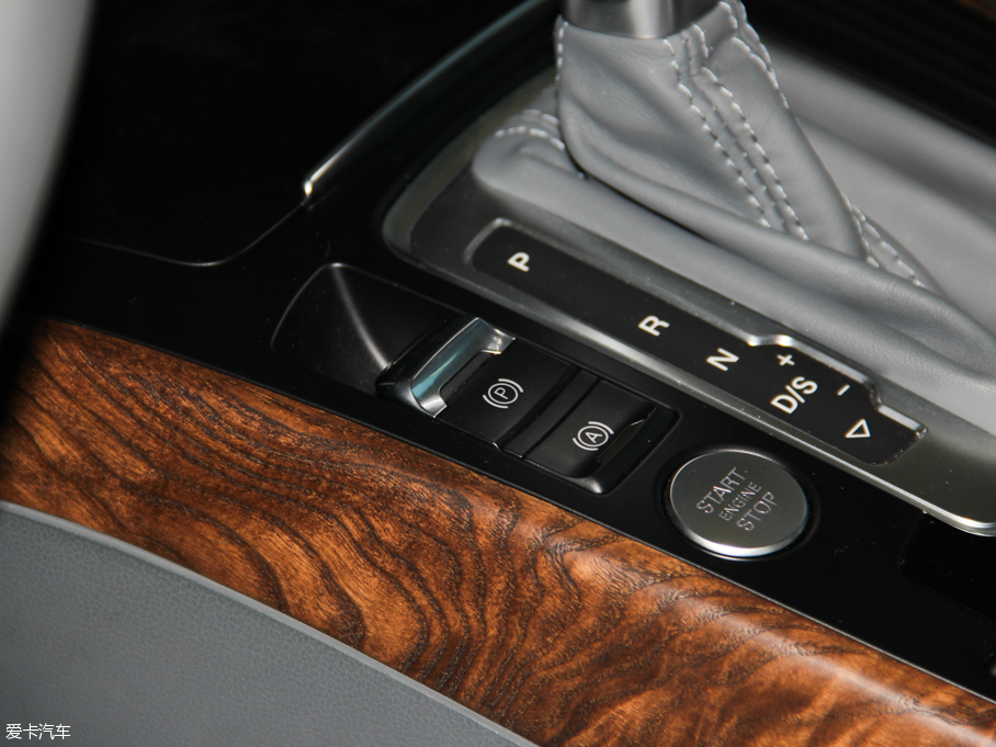 2016WA4L 35 TFSI ԄӼg