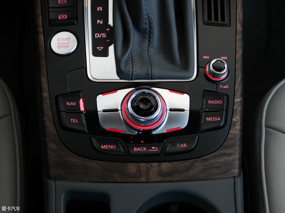 2016WA4L 35 TFSI ԄӼg