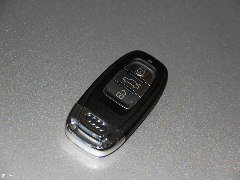 2016WA4L 35 TFSI ԄӼg