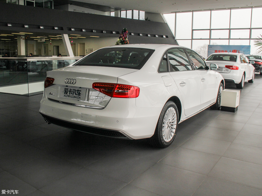 2016WA4L 35 TFSI S linem ذ